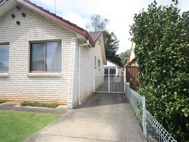 83 Kingsclaire Street, Leumeah NSW 2560