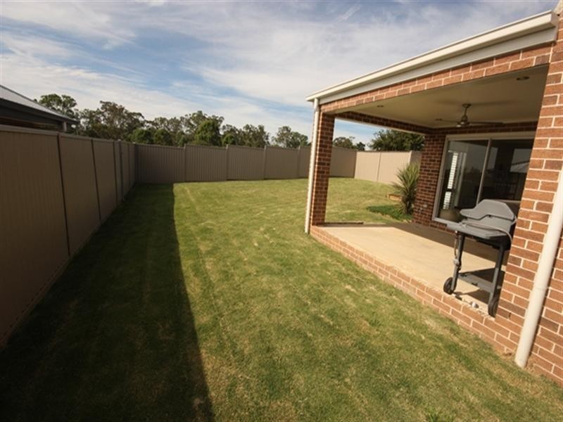 28 Franzman Avenue, Elderslie NSW 2570