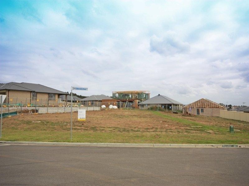 8 Swansona Avenue, Mount Annan NSW 2567