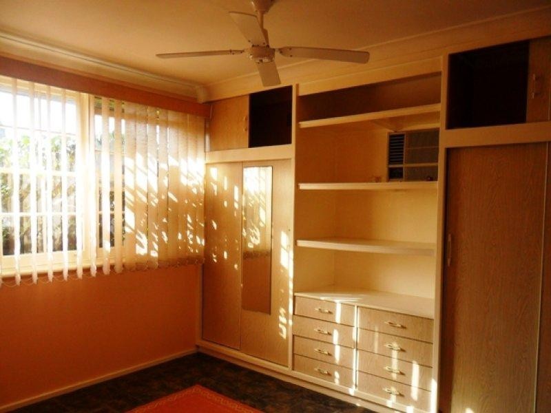 31 Edgar Street, Macquarie Fields NSW 2564