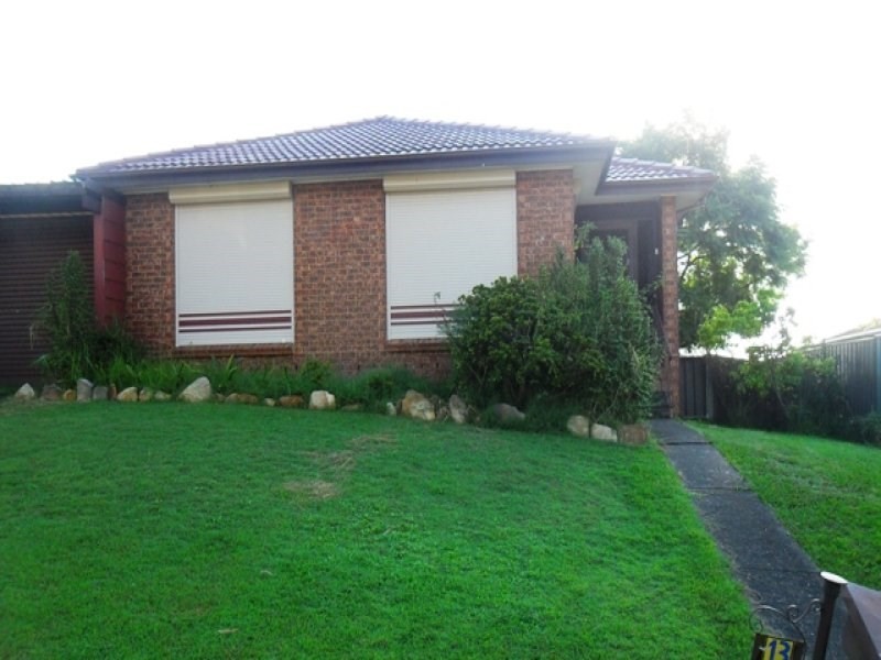 13 Dunkeld Place, St Andrews NSW 2566