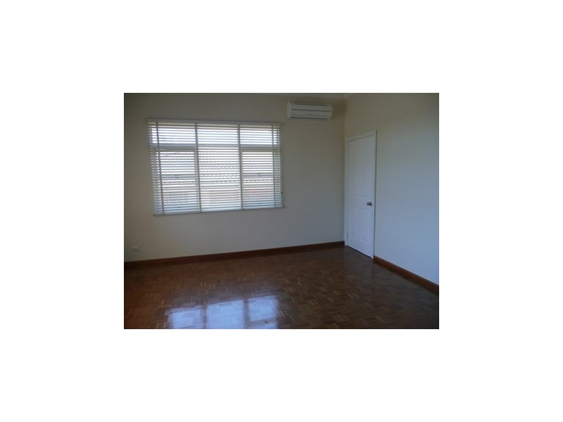 94 Canterbury Road, Glenfield NSW 2167