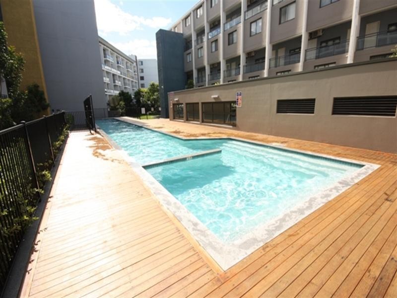 16f/541 Pembroke Road, Leumeah NSW 2560