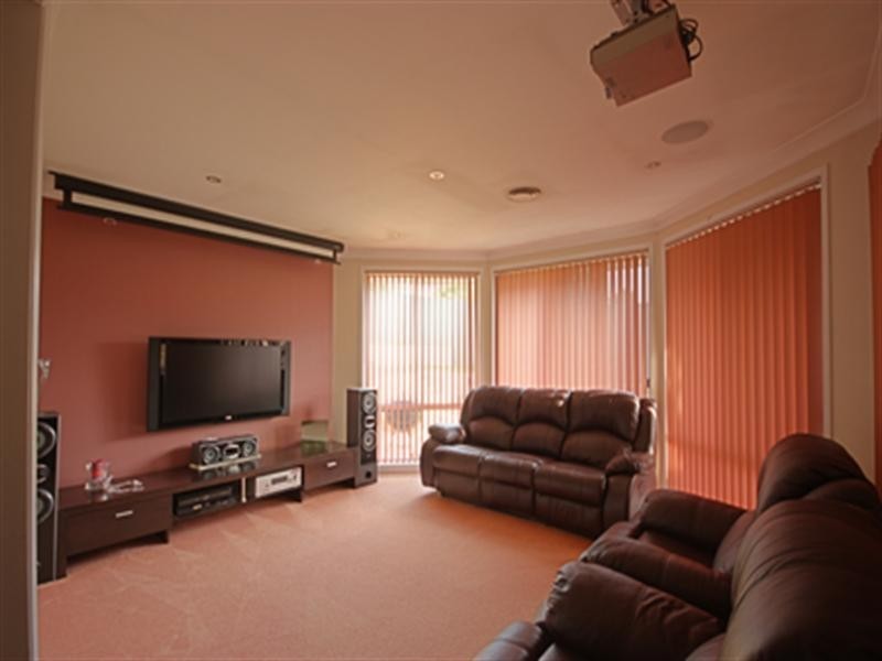 Glen Alpine NSW 2560