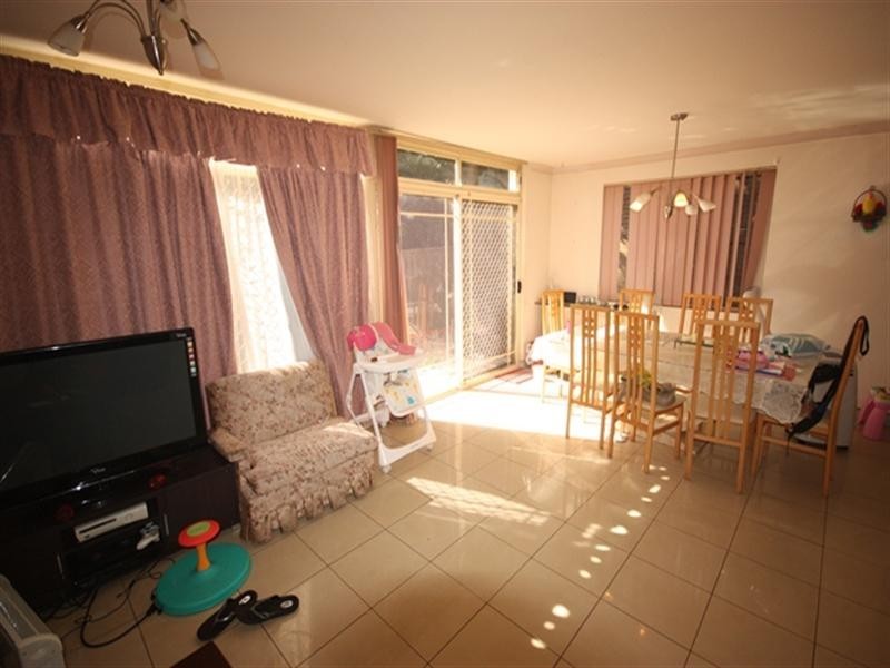 6/16 Cumberland Road, Ingleburn NSW 2565