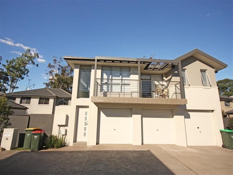13 Bellona Terrace, Glenfield NSW 2167