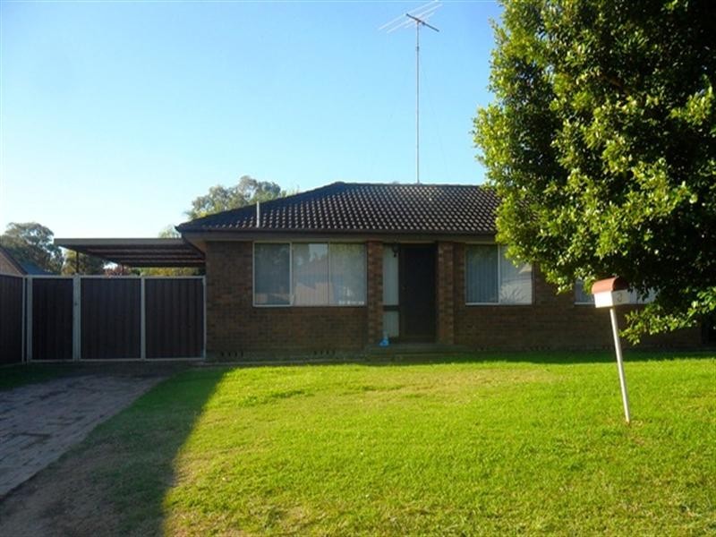 3 Paisley Close, St Andrews NSW 2566