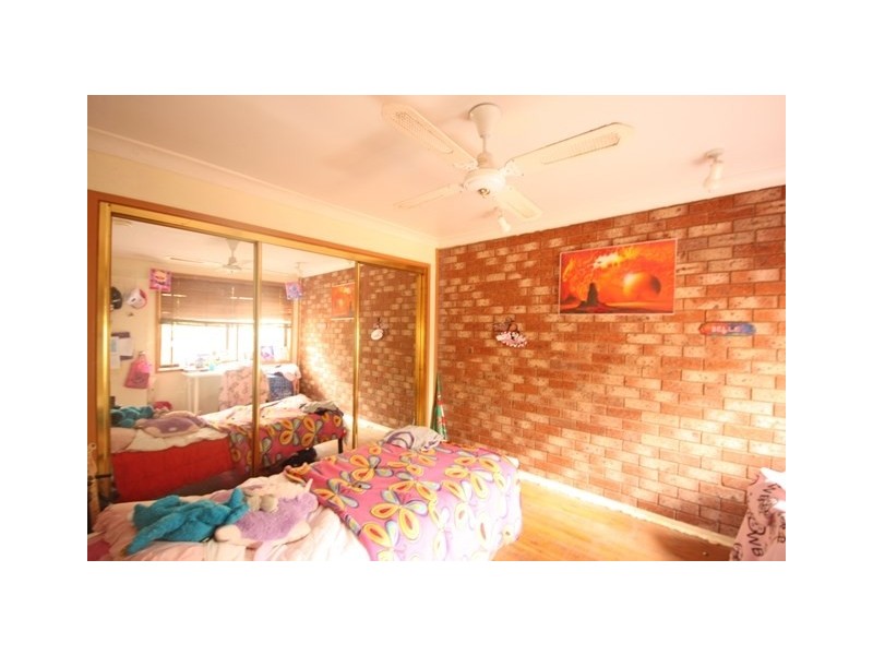 20 Campbell Close, Minto NSW 2566