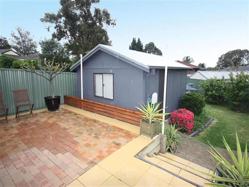 9 Dundee Place, St Andrews NSW 2566