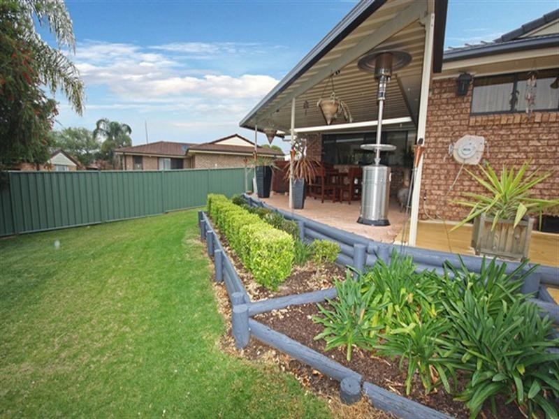 9 Dundee Place, St Andrews NSW 2566