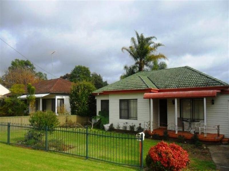 21 Waminda Avenue, Campbelltown NSW 2560