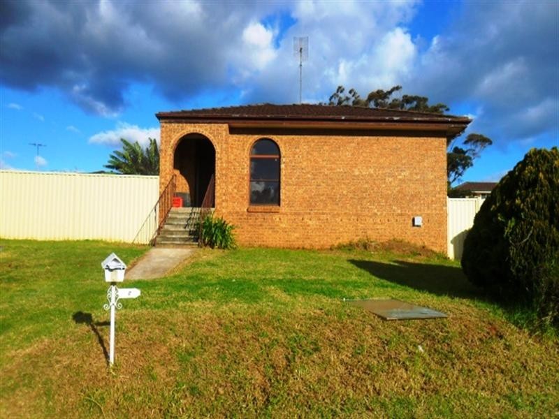 7 Buttercup Place, Macquarie Fields NSW 2564