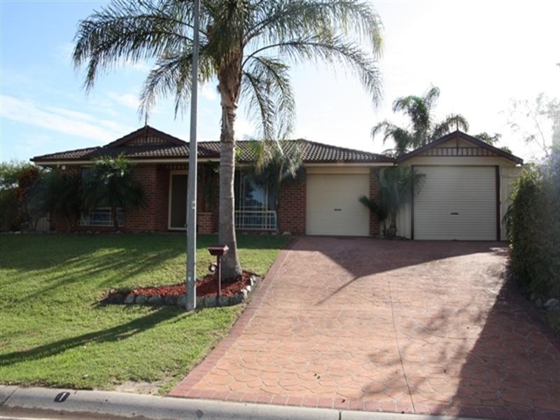 1 Andrews Place, St Helens Park NSW 2560