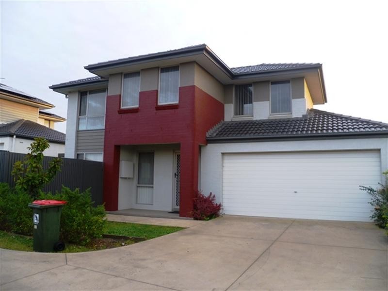 96 Minorca Circuit, Spring Farm NSW 2570