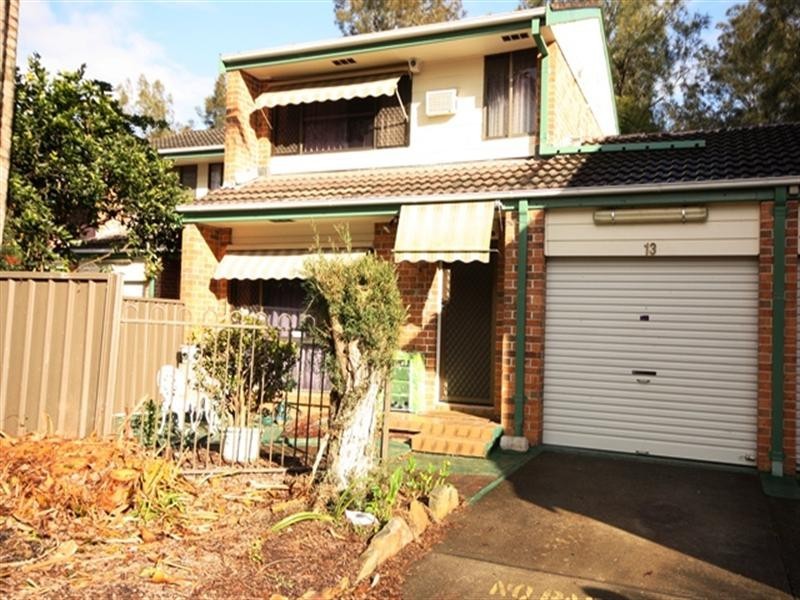 Macquarie Fields NSW 2564