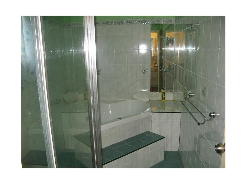 7 Alexander Crescent, Macquarie Fields NSW 2564