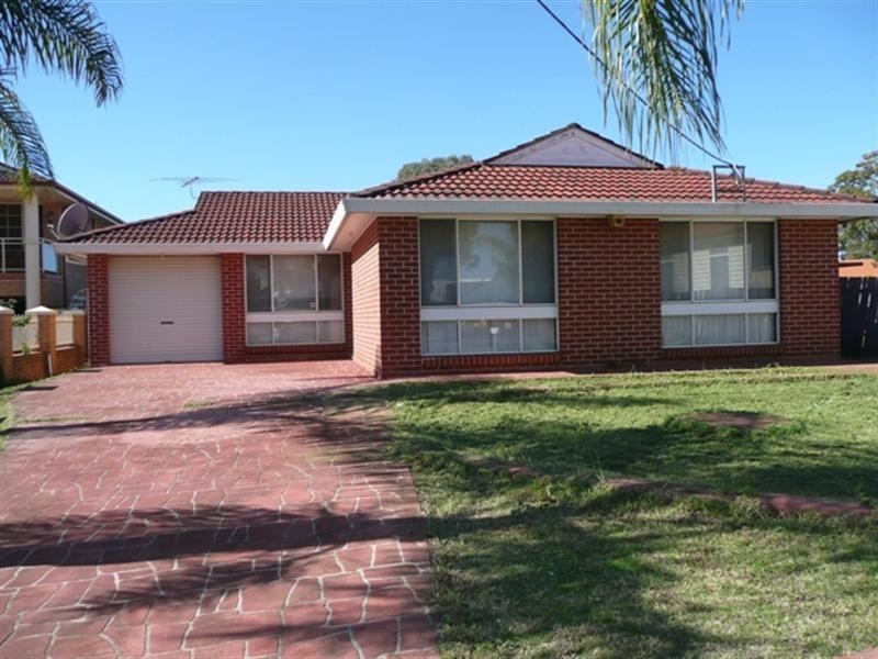 2A Victoria Road, Minto NSW 2566