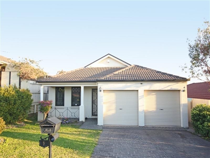 5 Blane Place, Minto NSW 2566
