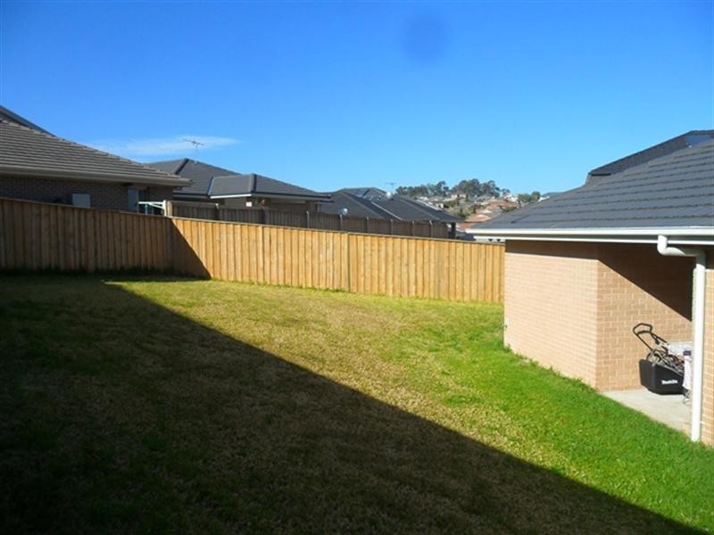 5 Tate Place, Minto NSW 2566