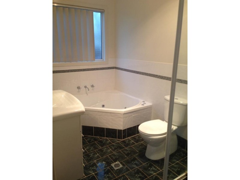 27 Austin Avenue, Campbelltown NSW 2560