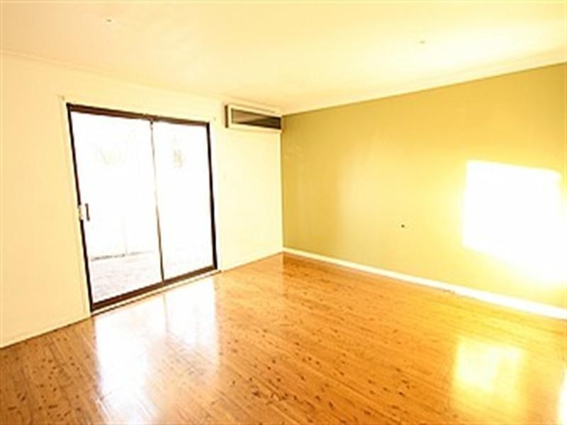 38 Harrow Road, Glenfield NSW 2167