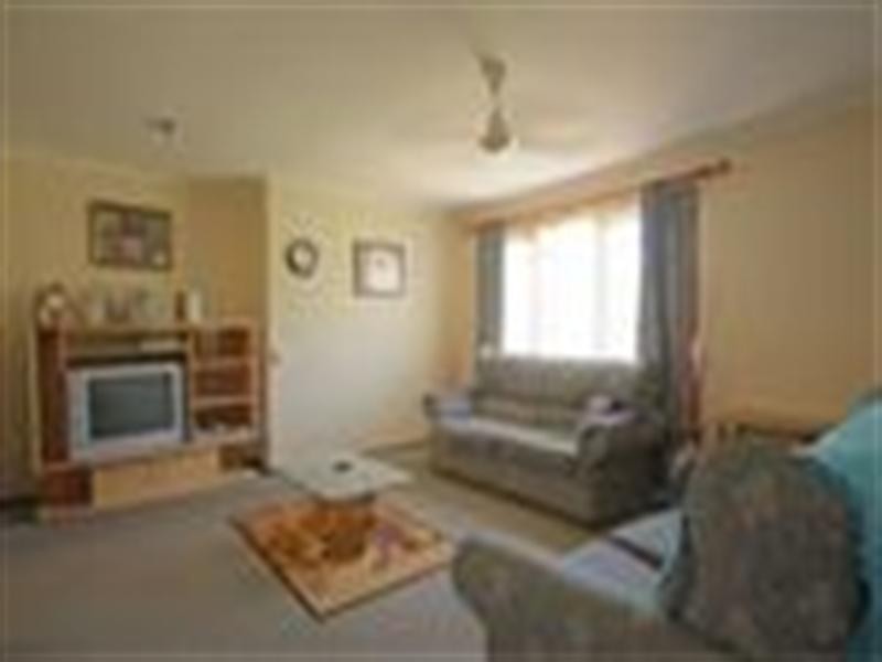 4 rudge Place, Ambarvale NSW 2560