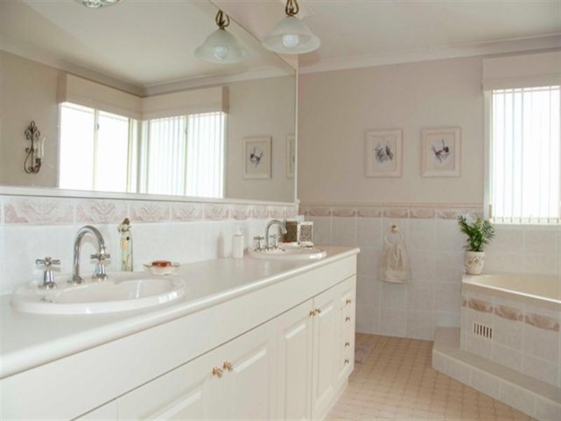 Glen Alpine NSW 2560