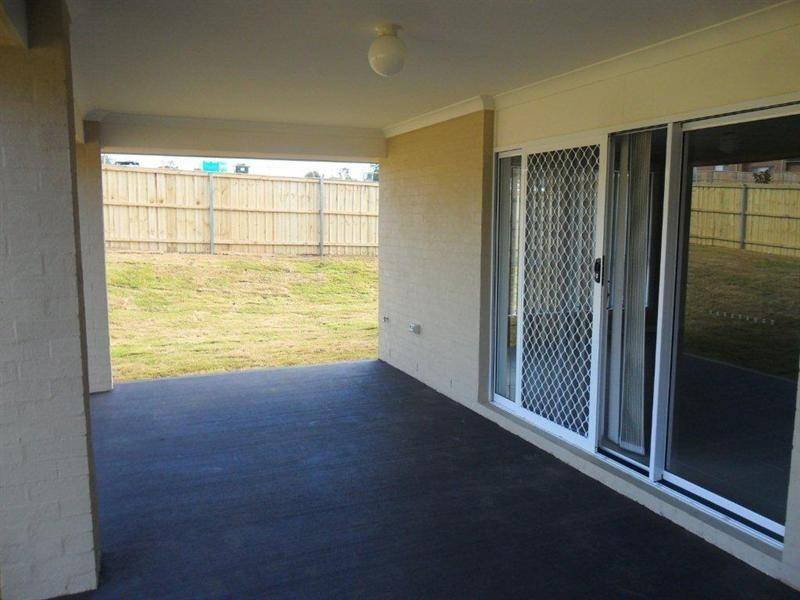 10 Jarvisfield Place, Macquarie Links NSW 2565