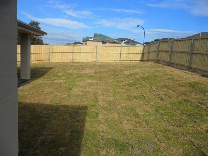 10 Jarvisfield Place, Macquarie Links NSW 2565