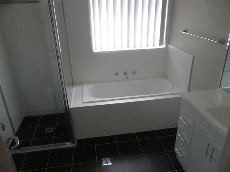 10 Jarvisfield Place, Macquarie Links NSW 2565