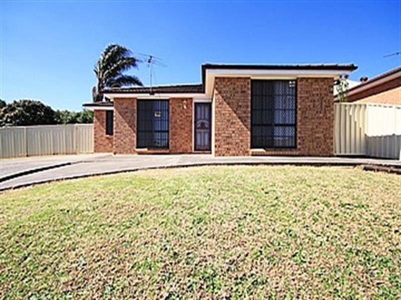 11 Merryweather Place, Minto NSW 2566