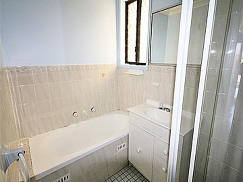 11 Merryweather Place, Minto NSW 2566