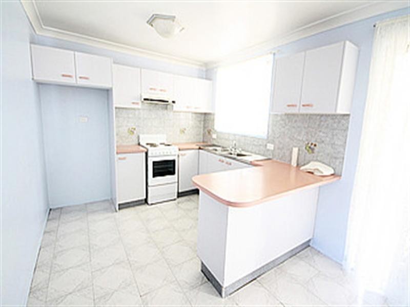 11 Merryweather Place, Minto NSW 2566