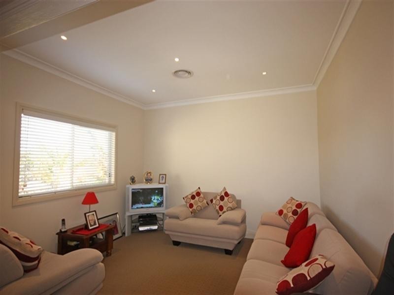 The Oaks NSW 2570