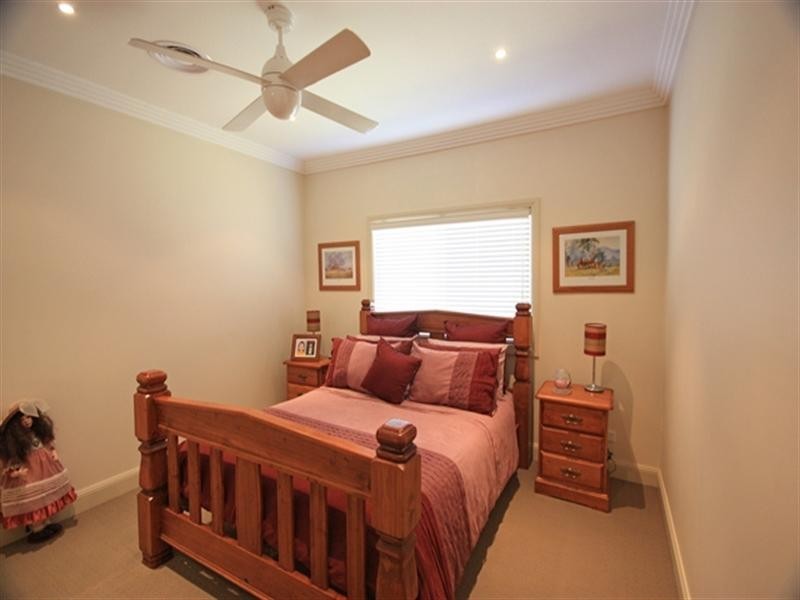 The Oaks NSW 2570