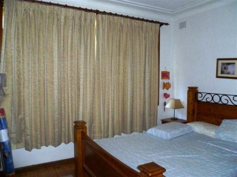 9 Christie Street, Minto NSW 2566