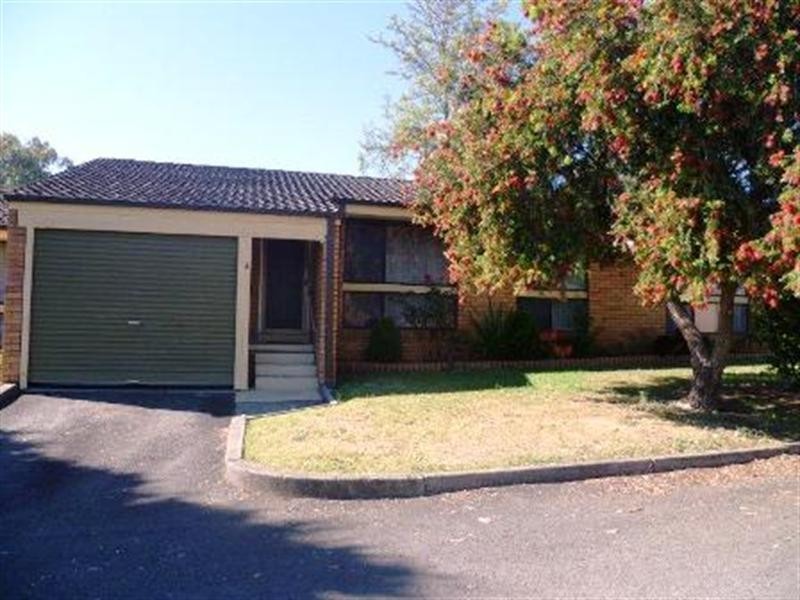 4/120 Oxford Road, Ingleburn NSW 2565