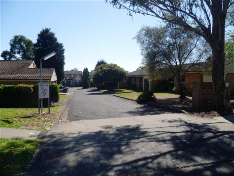 4/120 Oxford Road, Ingleburn NSW 2565