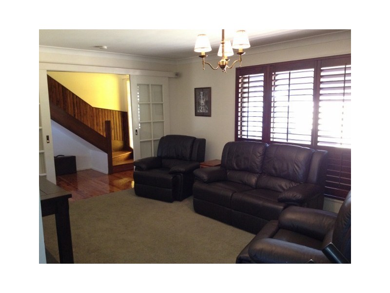 4 Durness Place, St Andrews NSW 2566