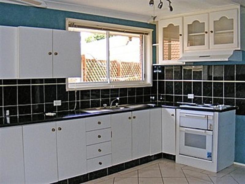 31 Campbell Close, Minto NSW 2566