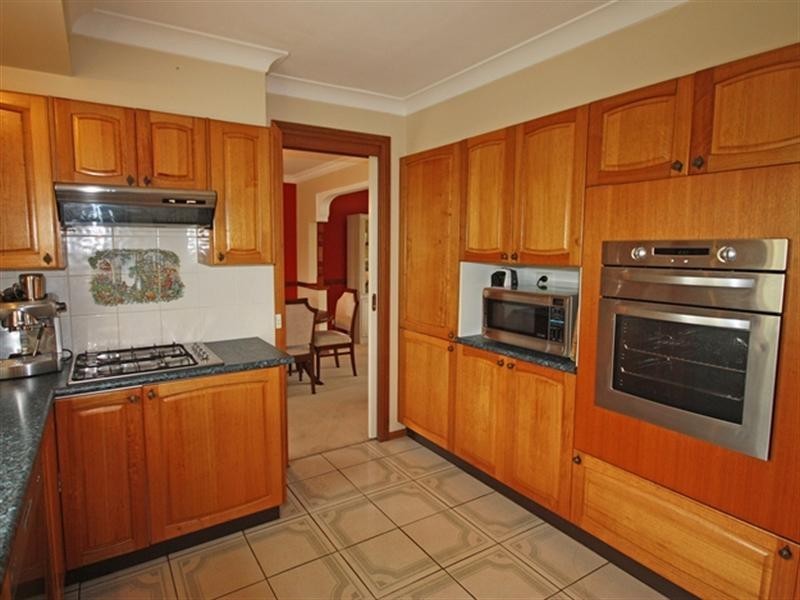 18 Dominish Cresent, Camden South NSW 2570