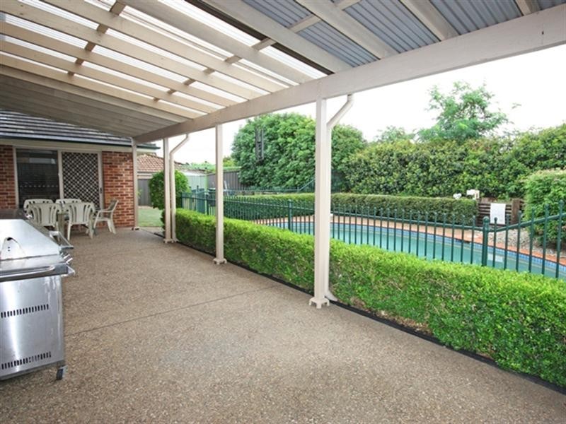 18 Dominish Cresent, Camden South NSW 2570