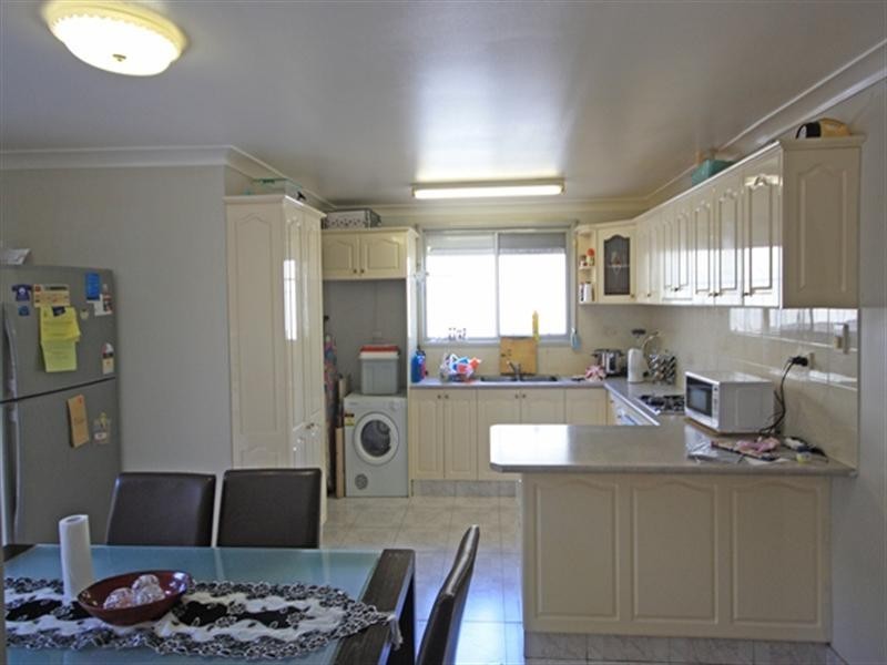 Ambarvale NSW 2560