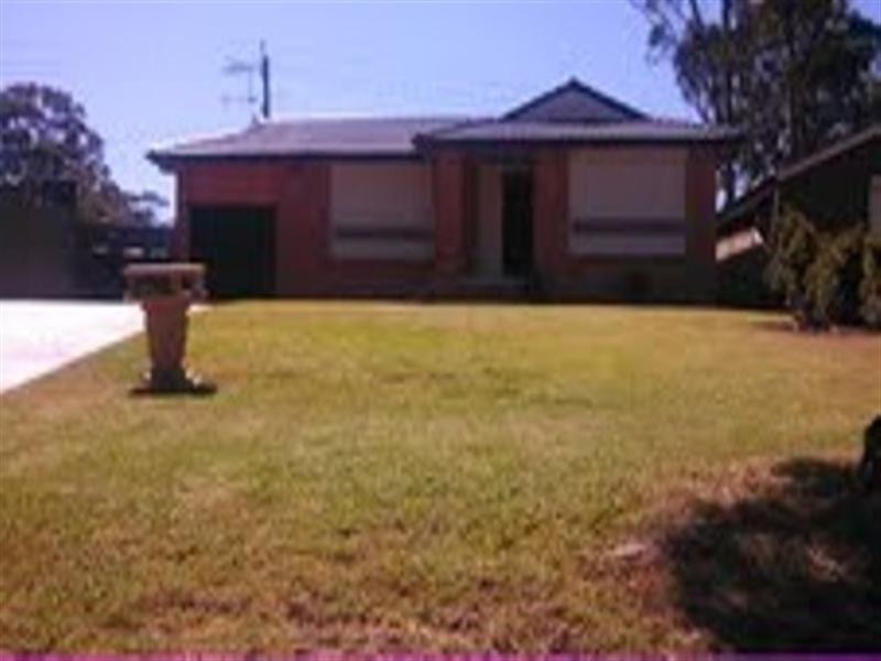 17 McInnes Place, Ingleburn NSW 2565