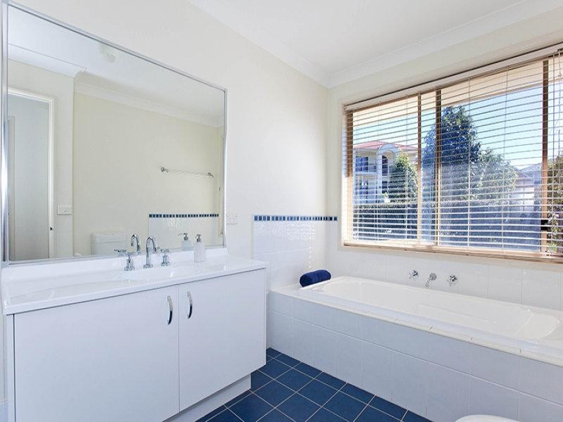 Macquarie Links NSW 2565