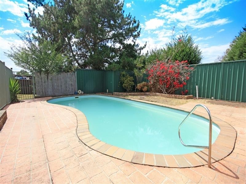 Ambarvale NSW 2560