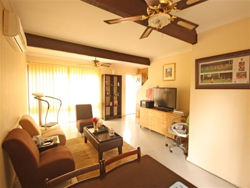 Macquarie Fields NSW 2564