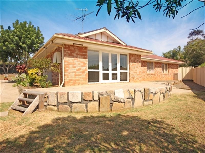 6 Dundee Place, St Andrews NSW 2566