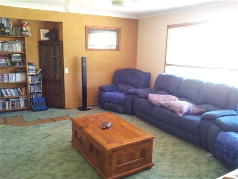 14 Jarndyce Avenue, Ambarvale NSW 2560