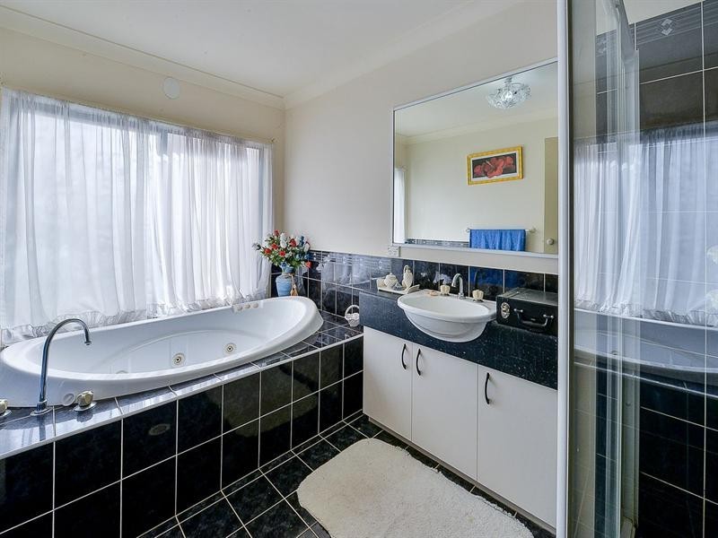 Macquarie Links NSW 2565